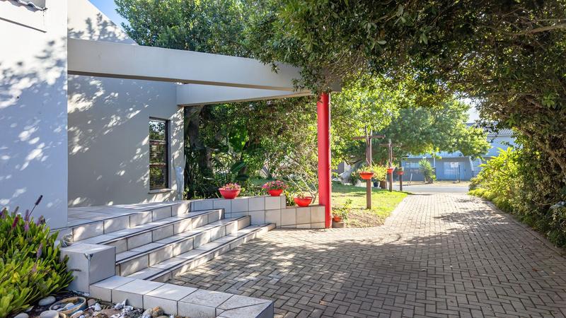 5 Bedroom Property for Sale in Hersham Western Cape